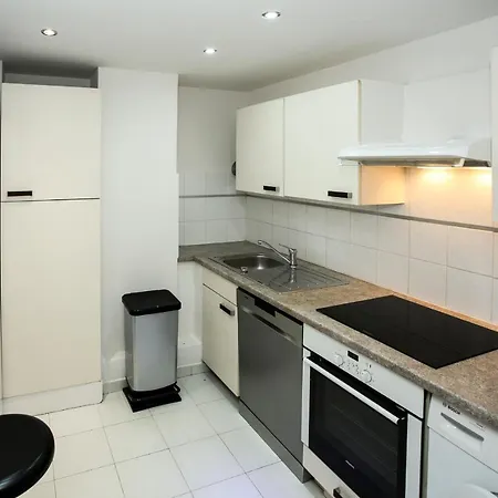 2 Terraced Centre *